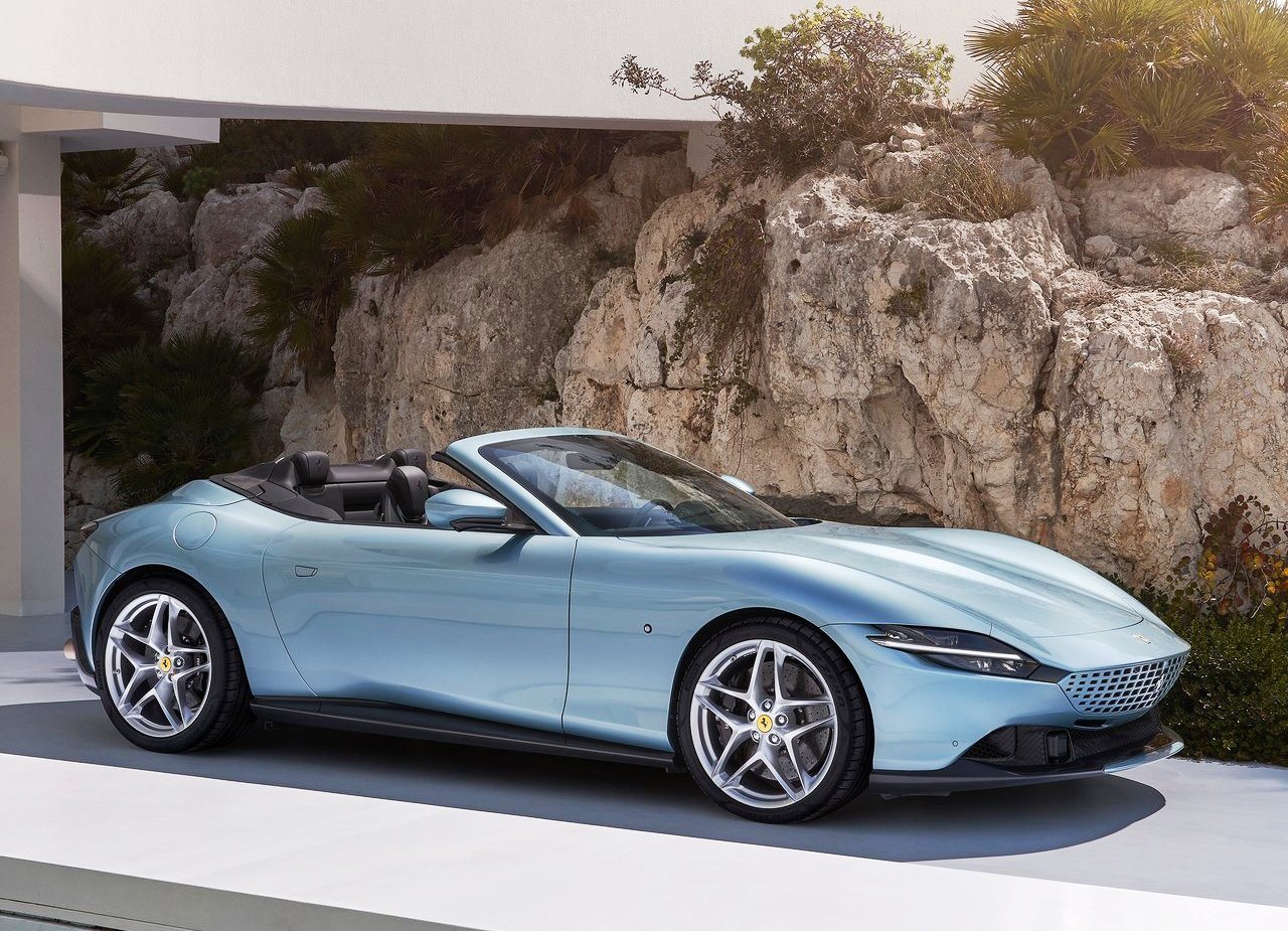 Ferrari Roma Spider 2024
