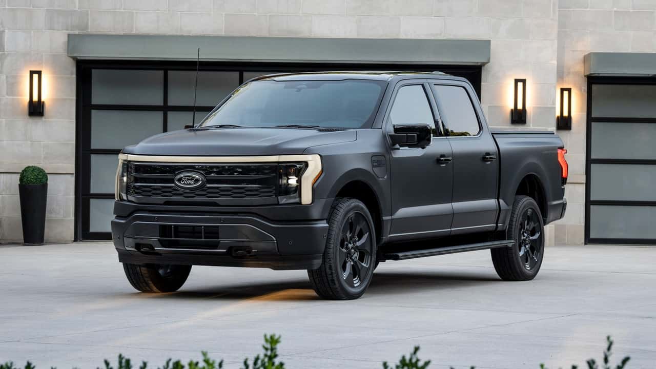 2024 Ford F-150 Lightning Platinum Black