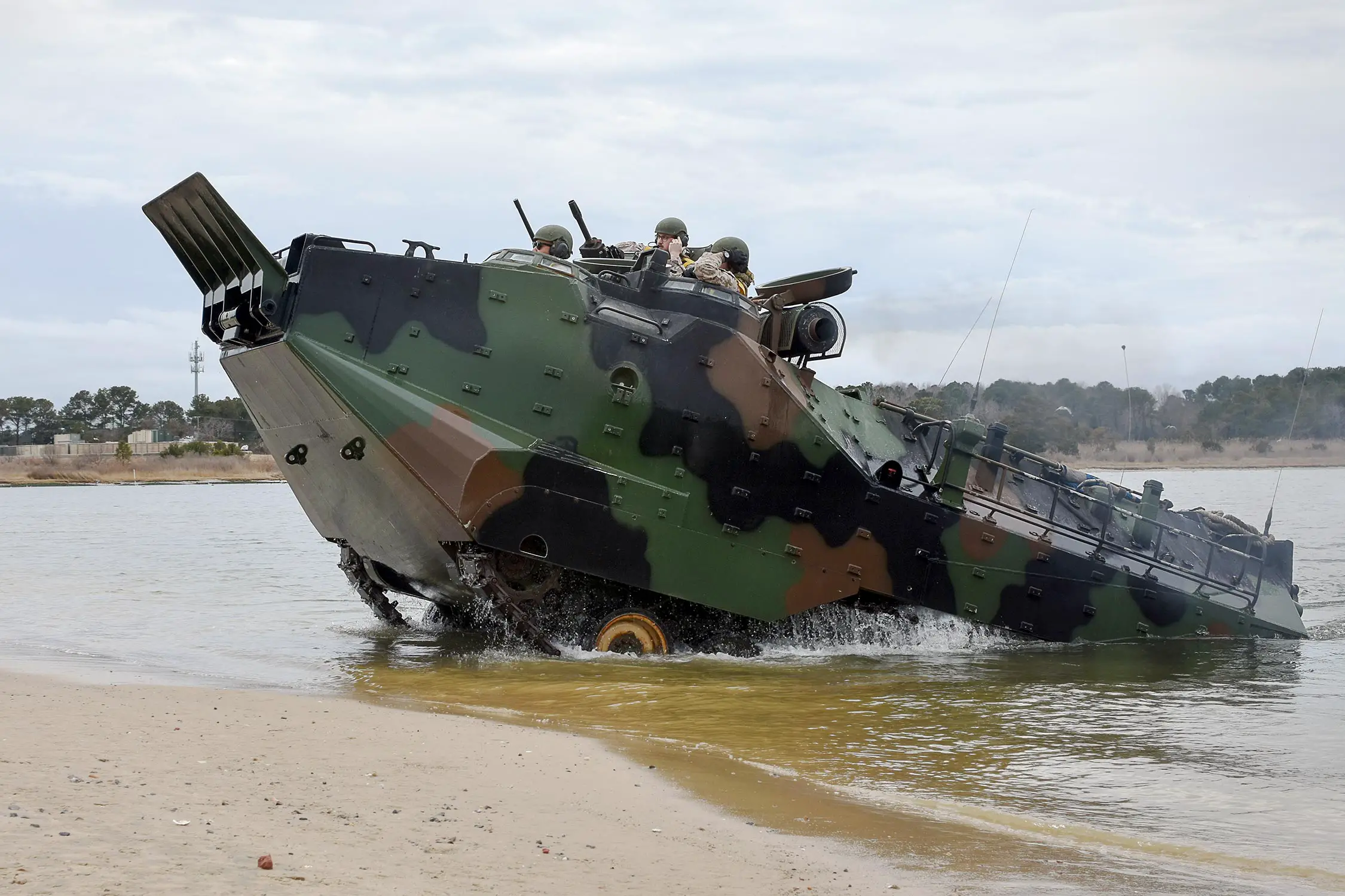 Assault Amphibious Vehicle (AAV-7A1)