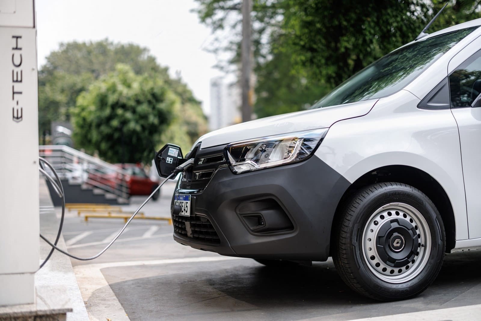 Foto Renault Kangoo E-Tech eletric 2024