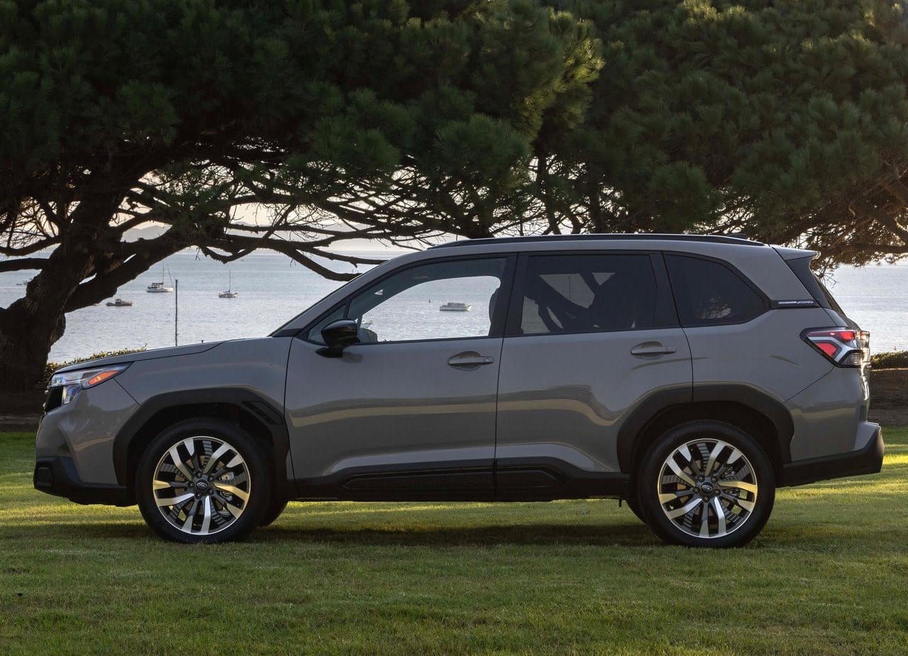 2025 - SUBARU FORESTER