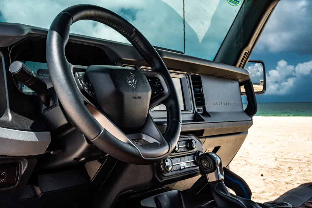 Ford Bronco 6×6 Apocalypse Dark Horse
