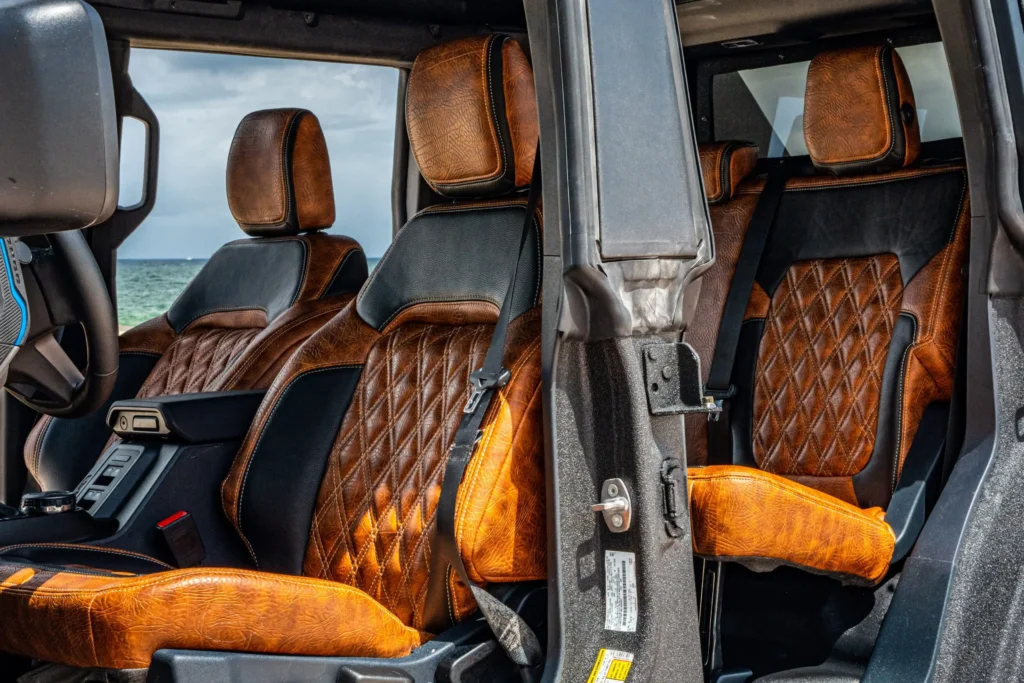 Ford Bronco 6×6 Apocalypse Dark Horse