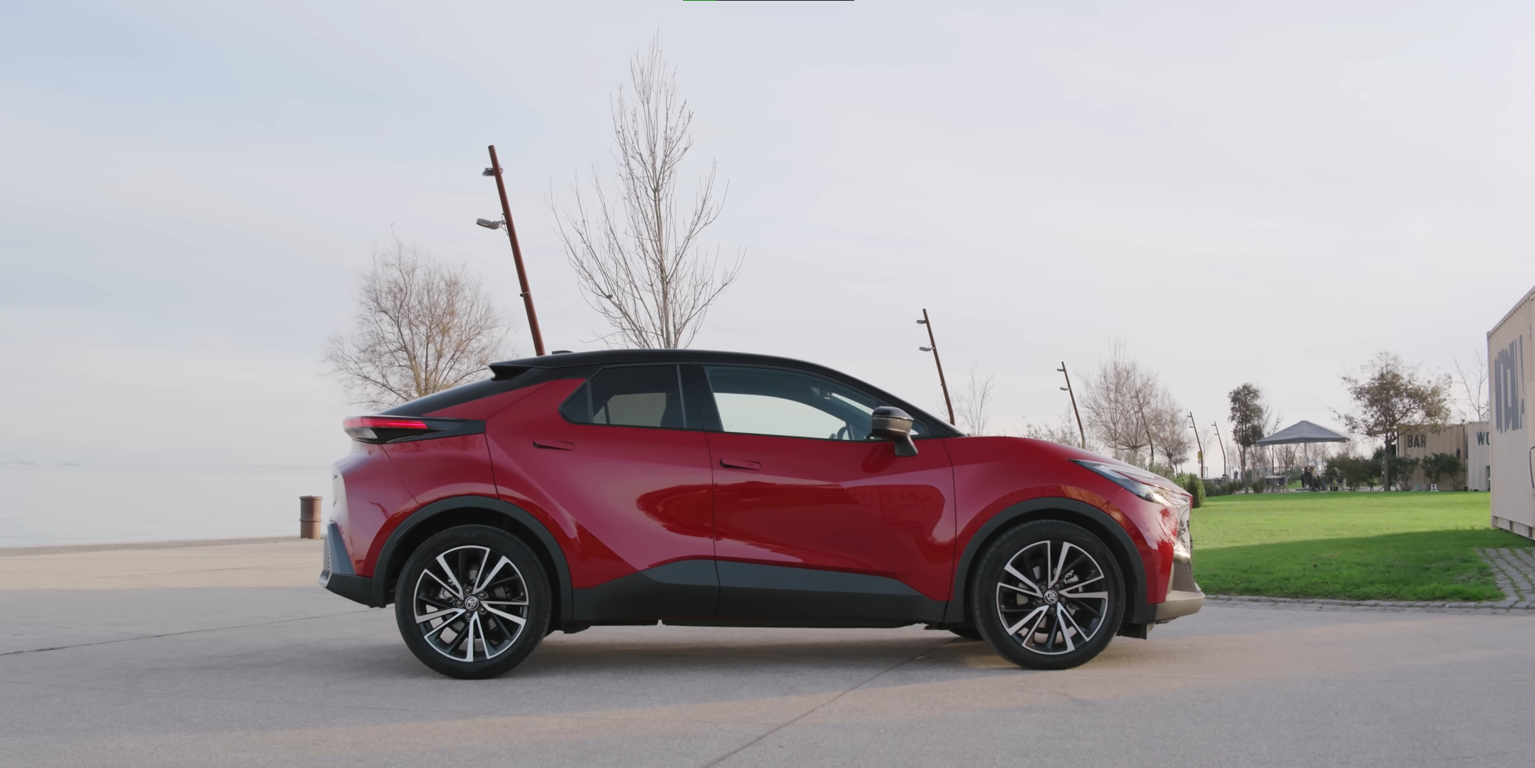 Toyota-C-HR-2024-Híbrido