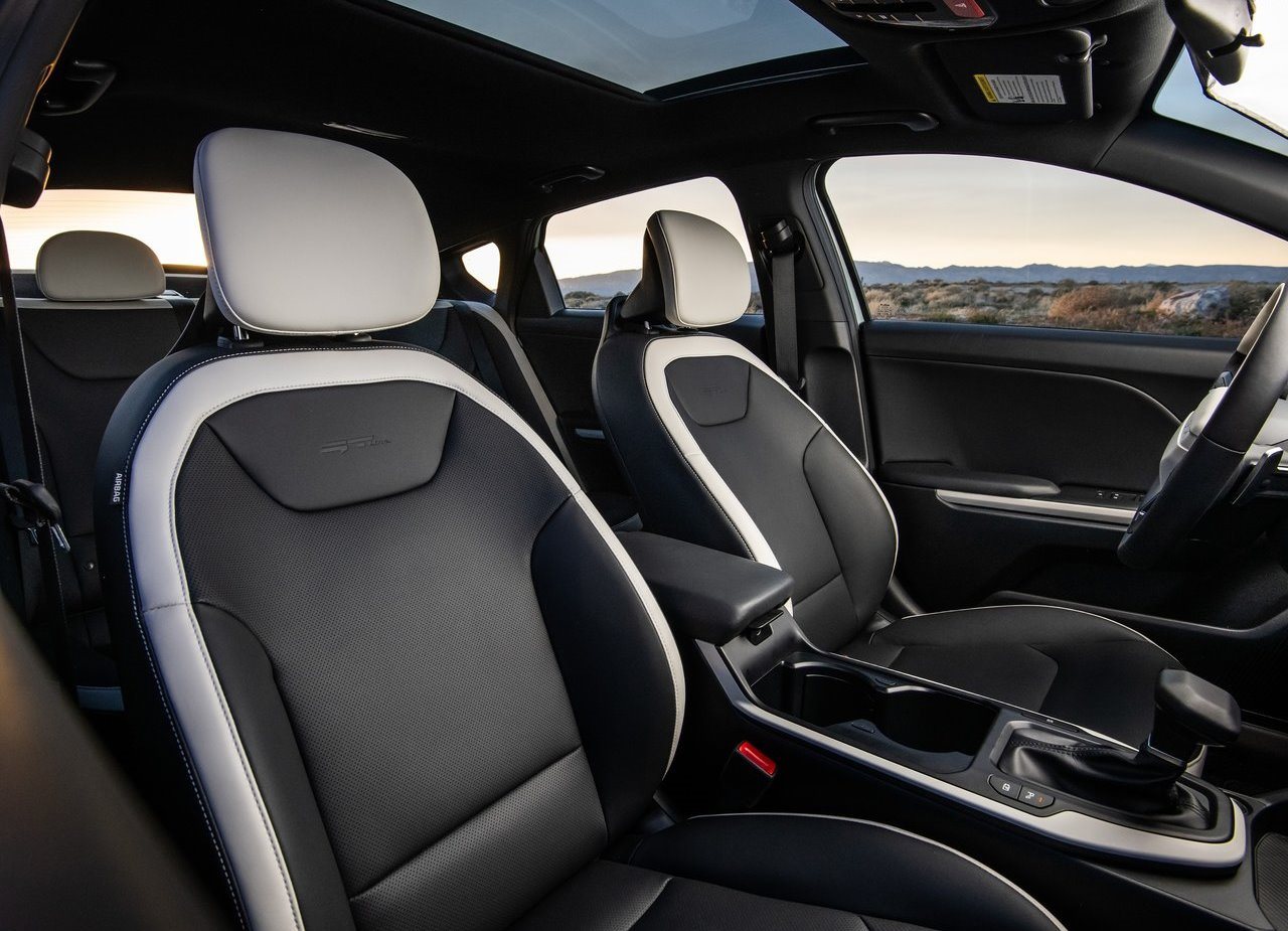 Kia-k4-2025-interior