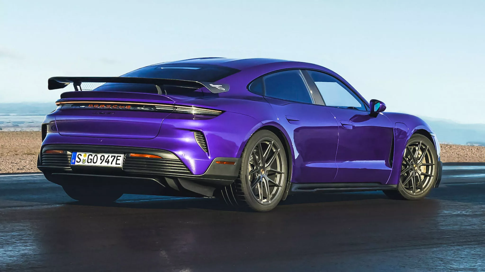 Porsche Taycan Turbo GT 2025