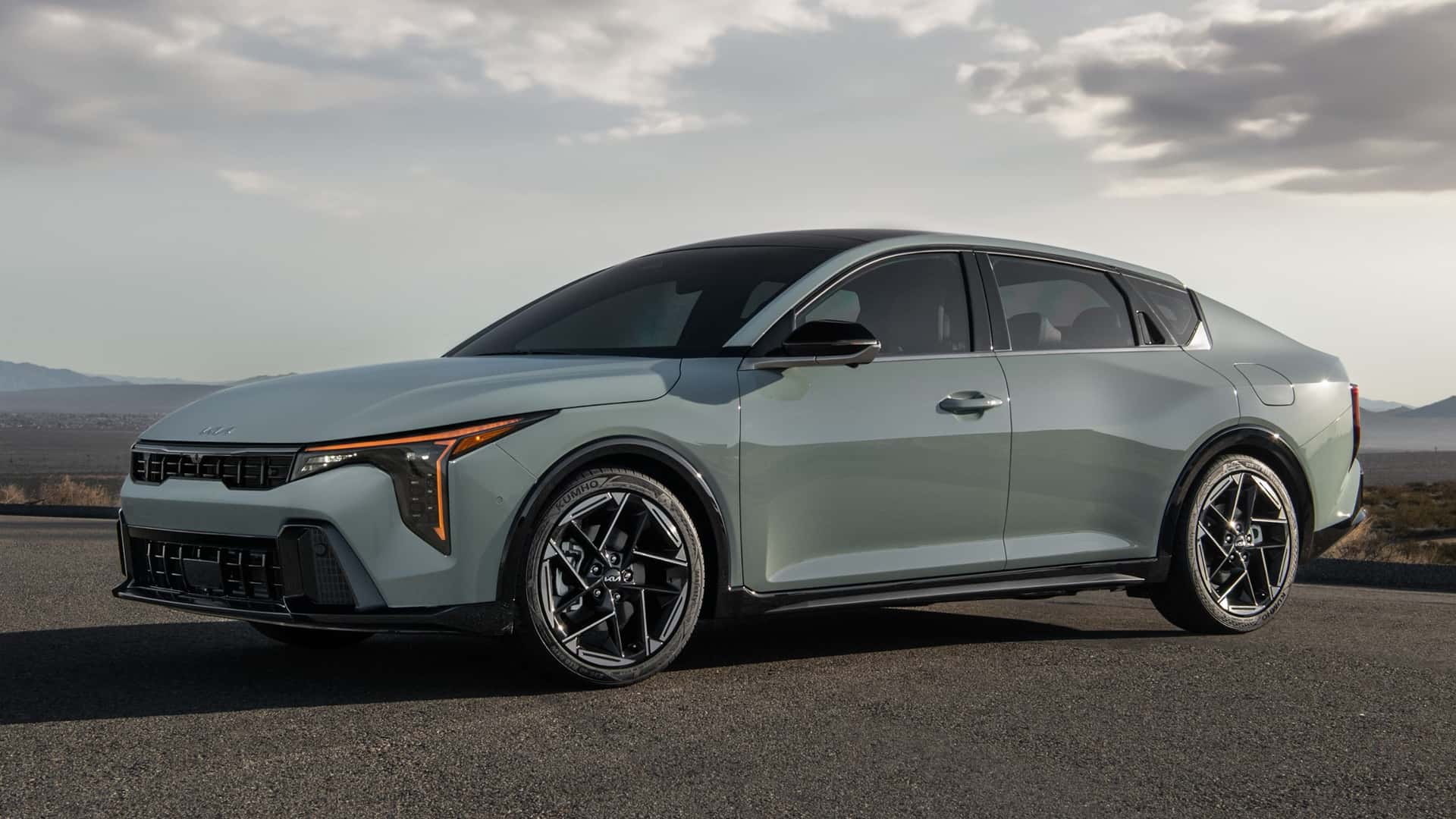 Kia-K4-2025-lateral