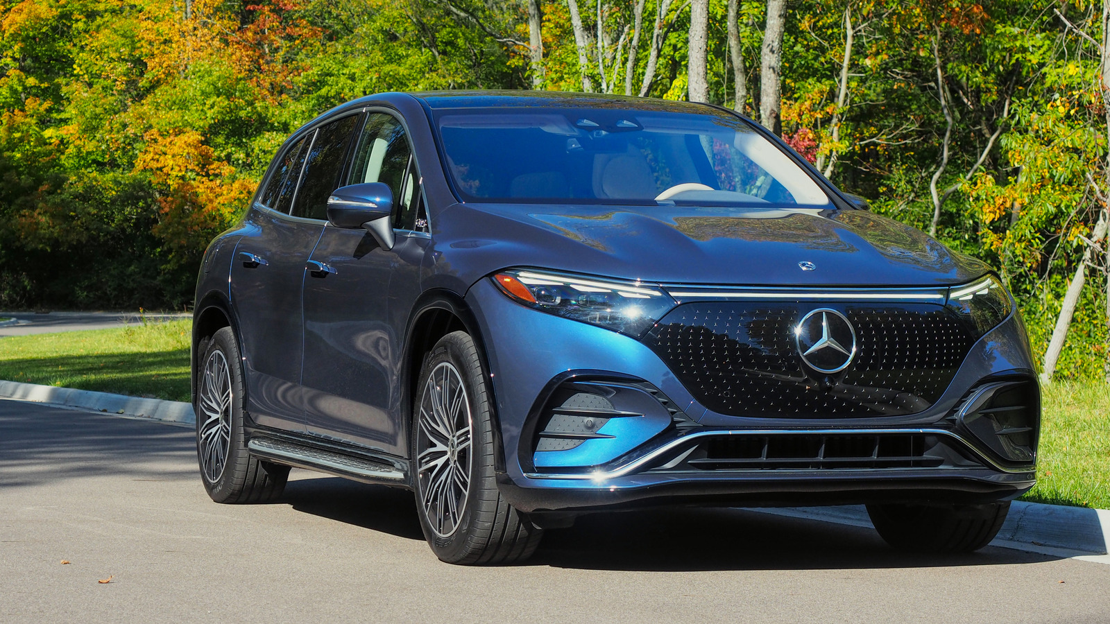 Mercedes-Benz-EQS-2023