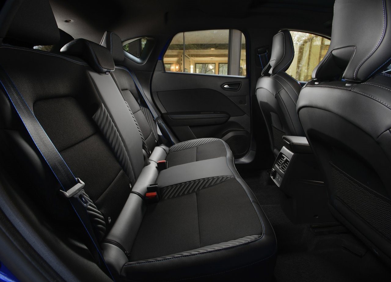 Renault-Captur-2025-frente-bancos-painel