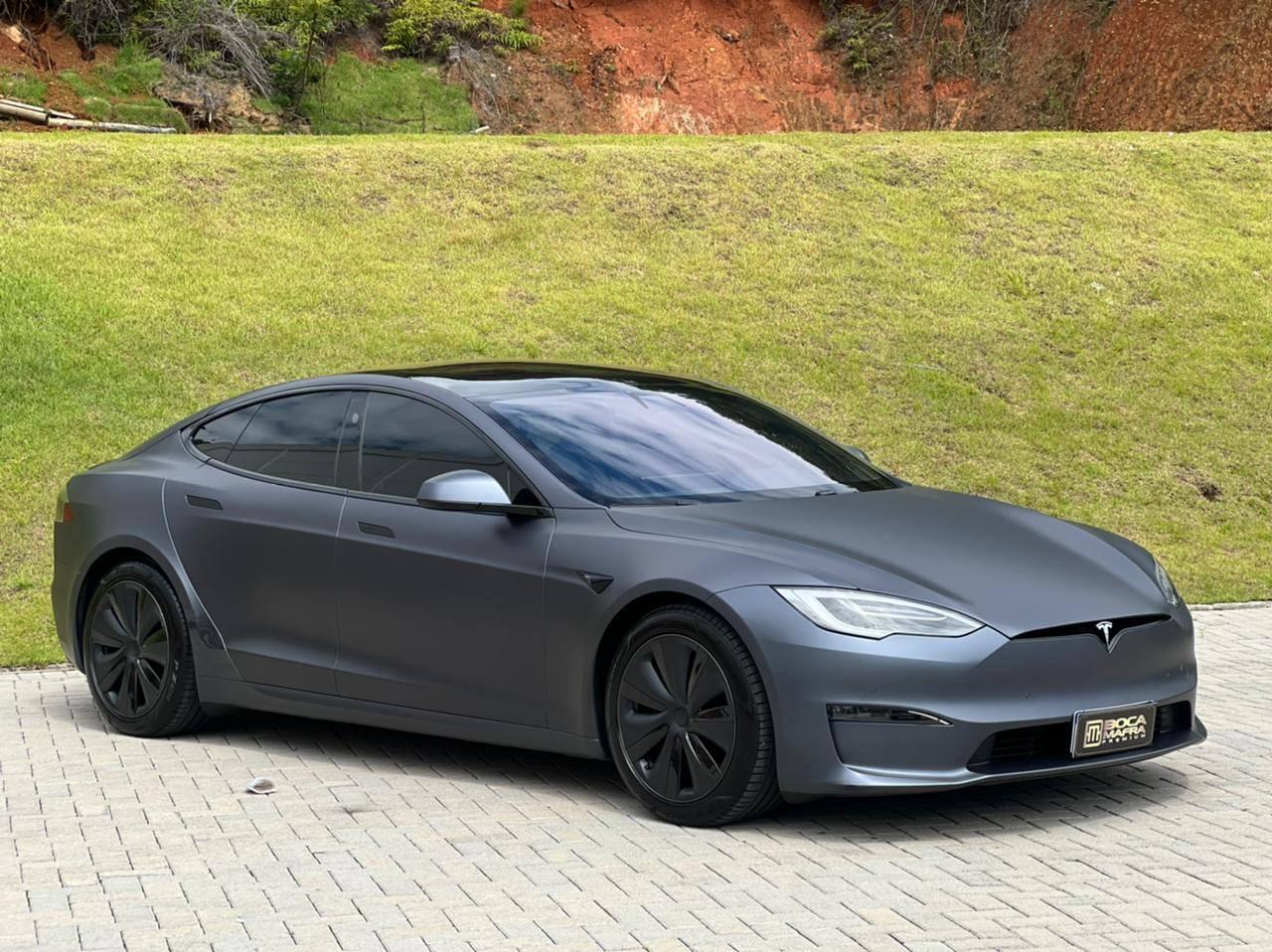 Tesla-Model-S-Plaid