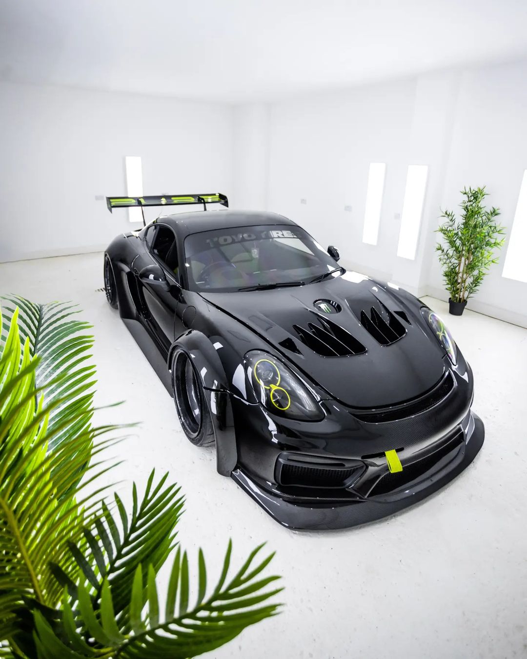 Porsche-Cayman
