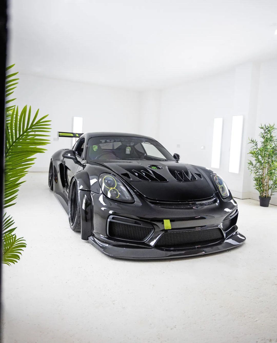 Porsche-Cayman
