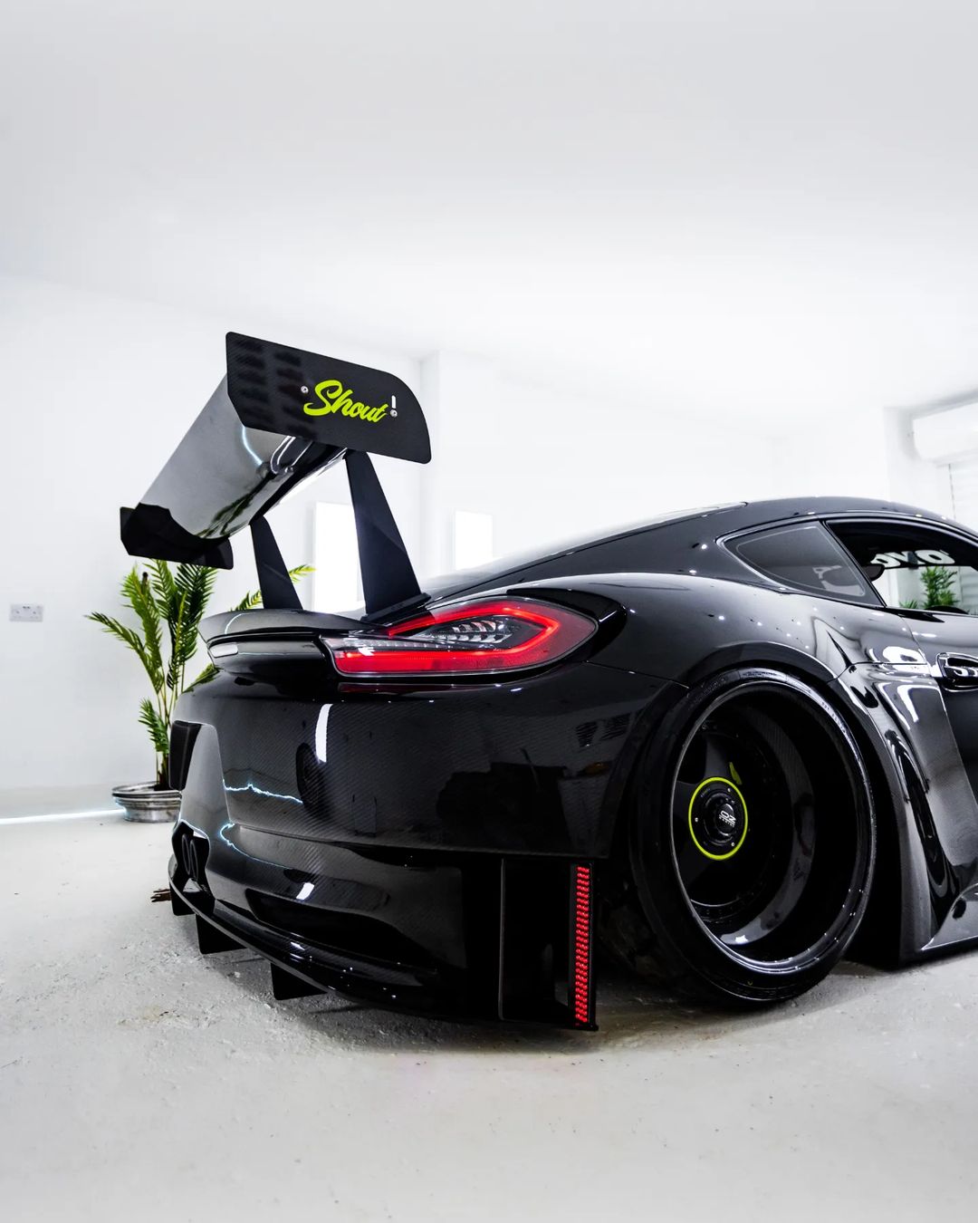 Porsche-Cayman