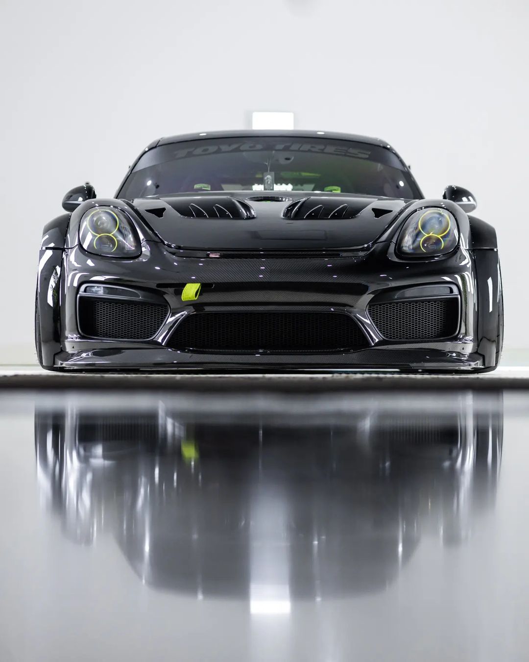 Porsche-Cayman