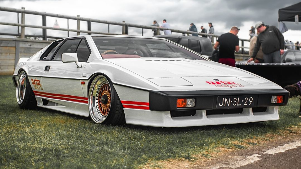 Lotus Espirit