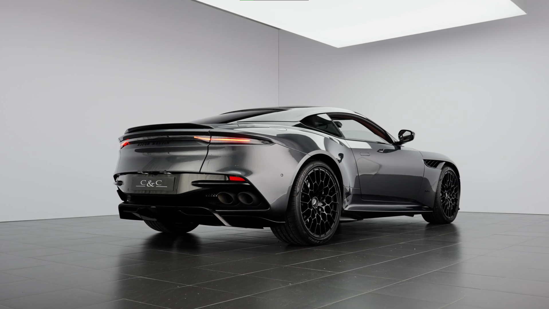 Aston Martin DBS 770 Ultimate (3) Aston-Martin-DBS-770 Ultimate