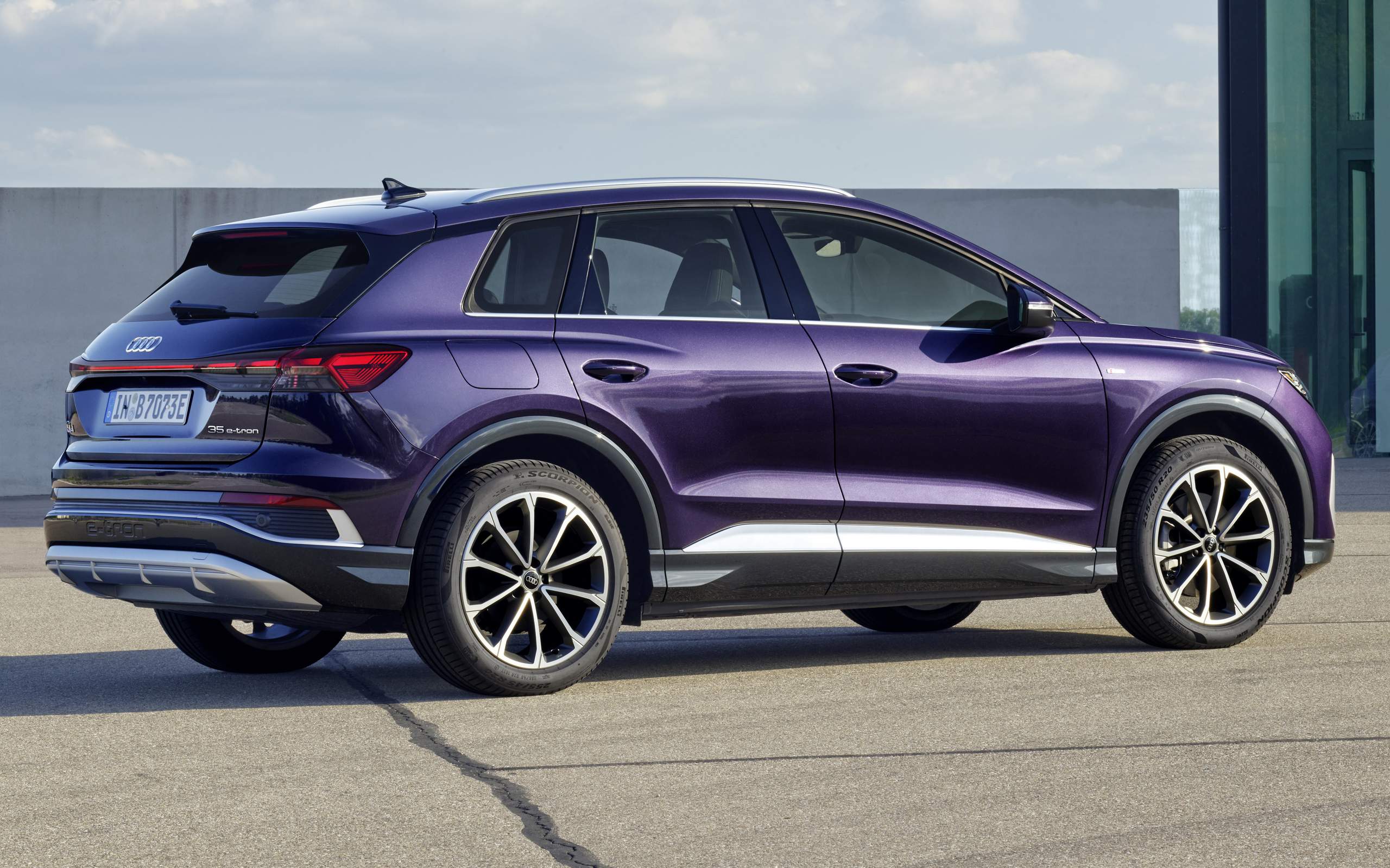 Audi-Q4-Audi-Q4-35-e-tron-2025