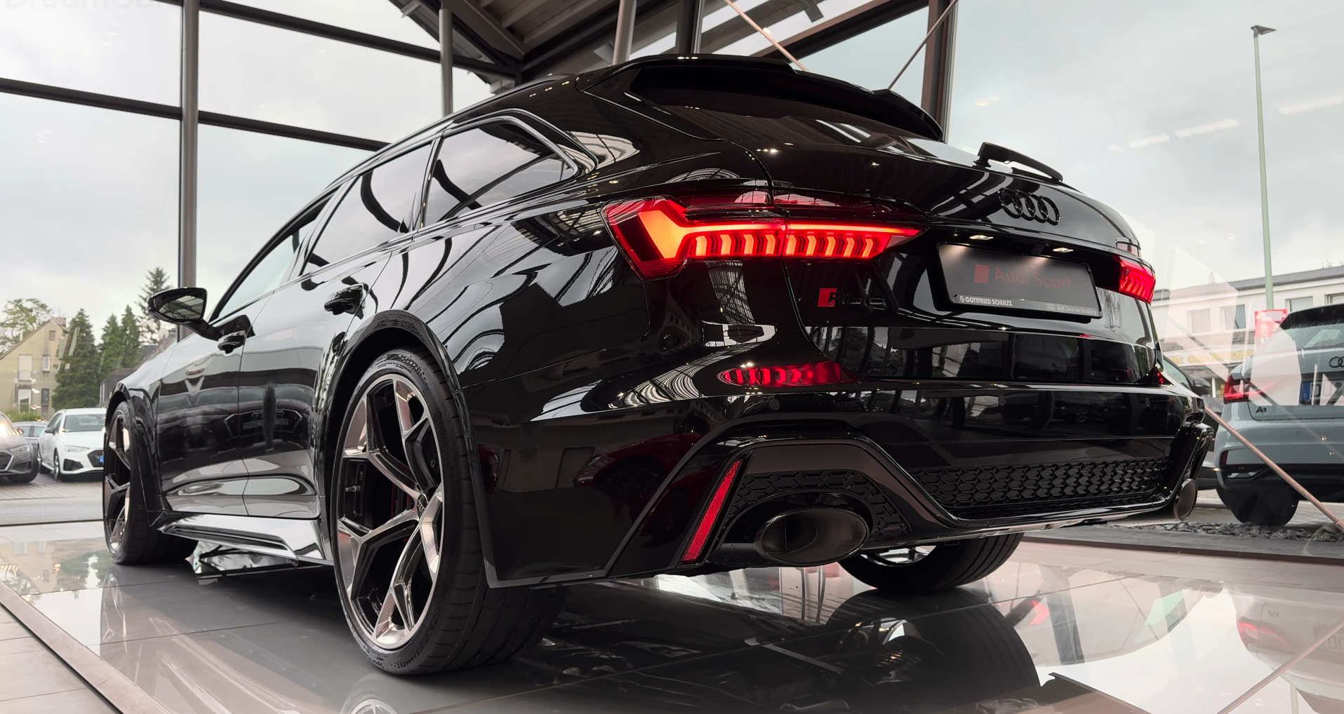 Audi-RS6-Avant-performance-2024