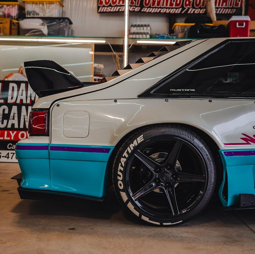 Ford-Mustang-GT-Wdebody