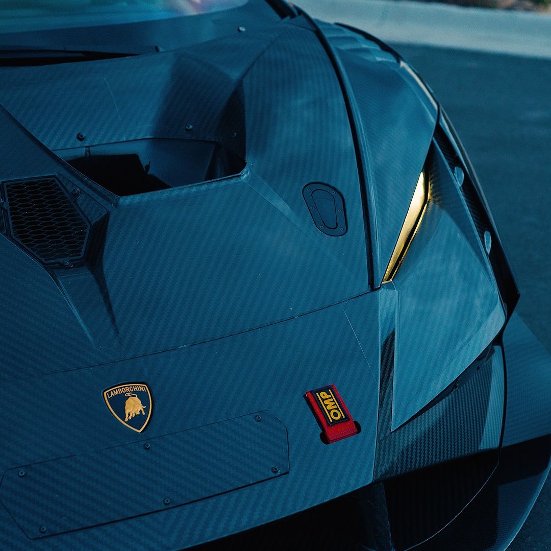 Lamborghini-Aventador