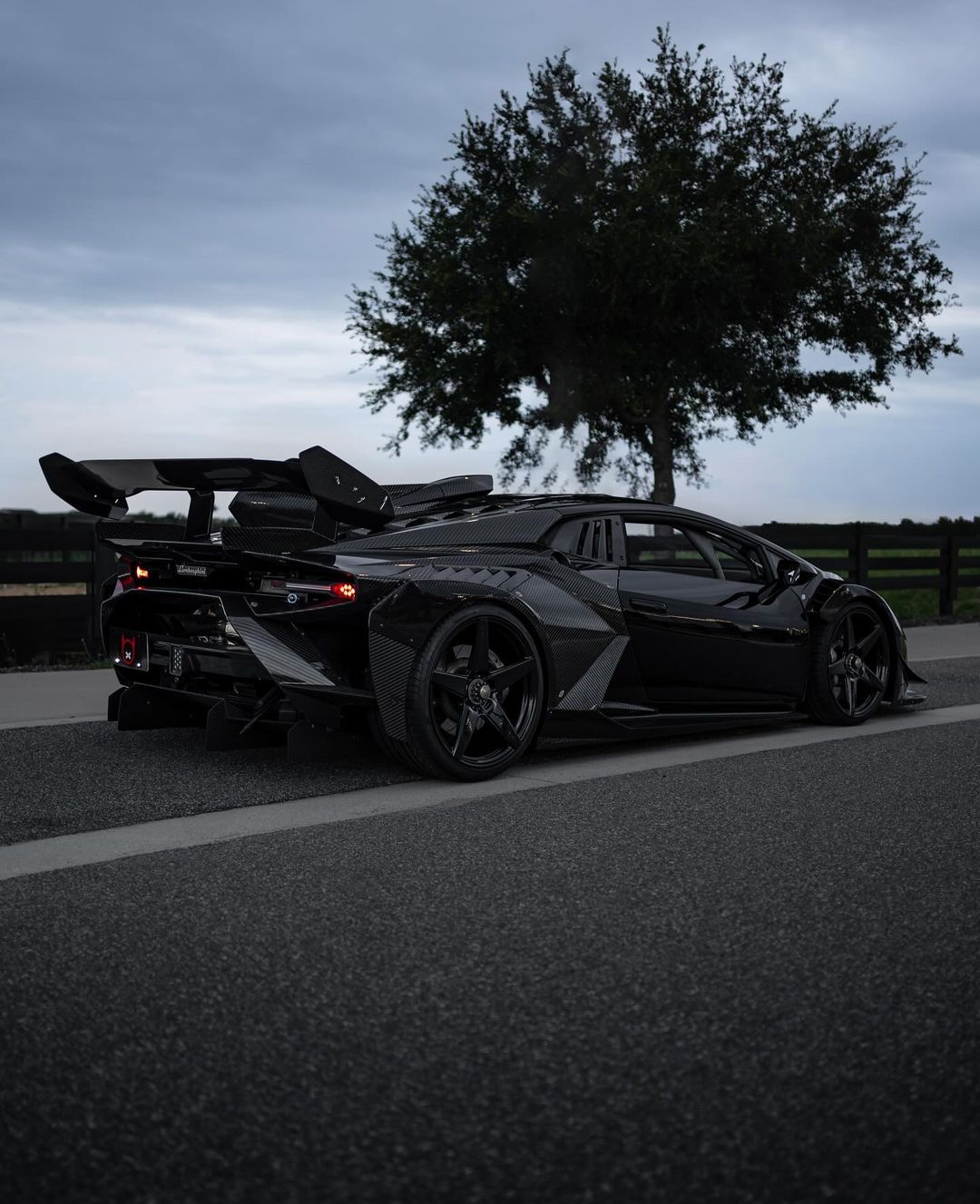 Lamborghini-Aventador