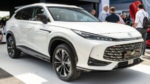 MG HS 2025