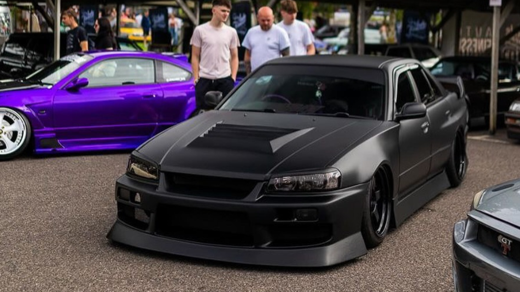 Nissan-Skyline-R34