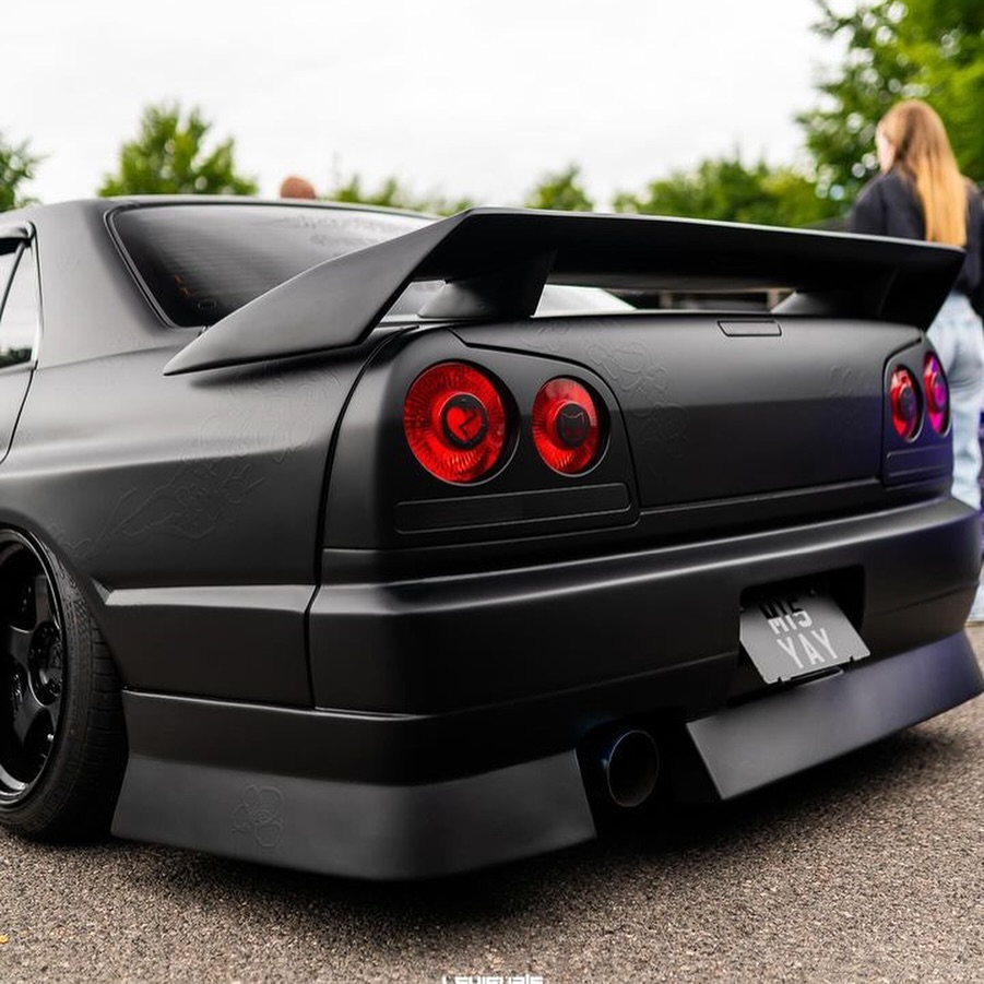 Nissan-Skyline-R34
