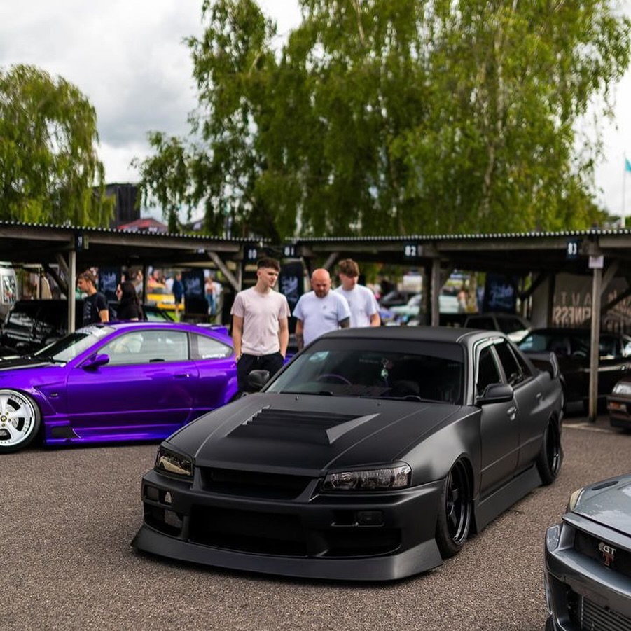 Nissan-Skyline-R34