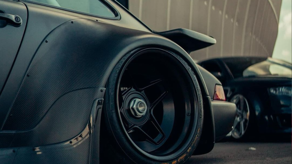 Porsche-964-RWB