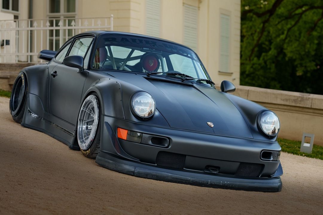 Porsche-964-RWB