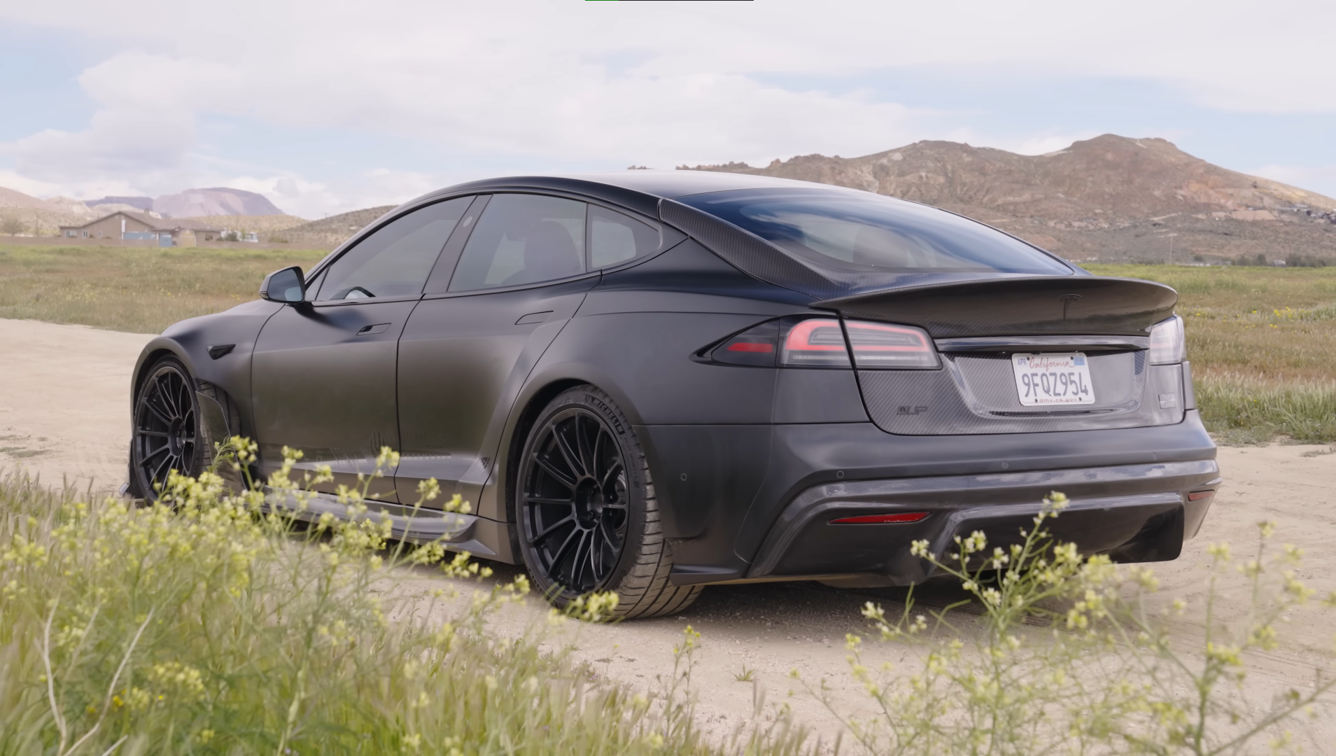 Tesla-Model-S-Plaid