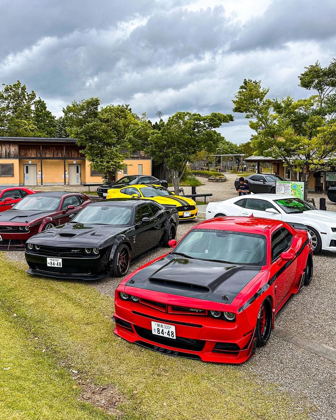 dodge-challenger-srt-hellcat