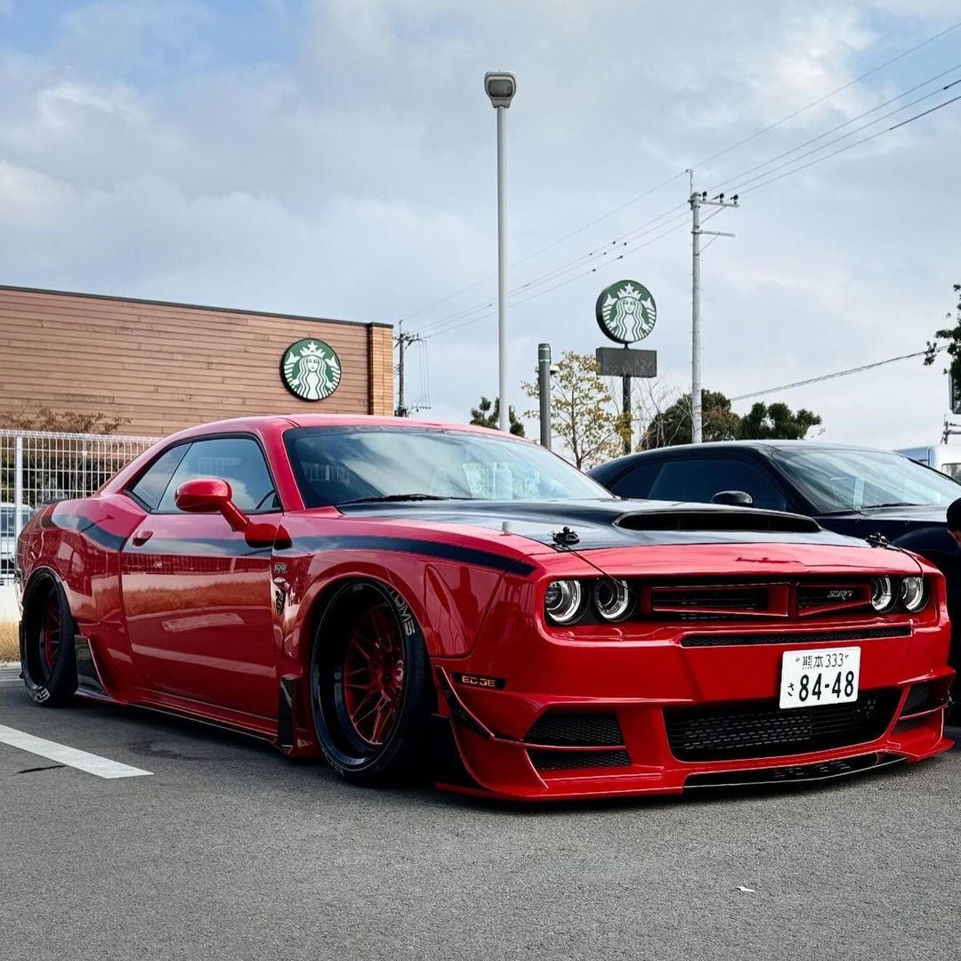 dodge-challenger-srt-hellcat