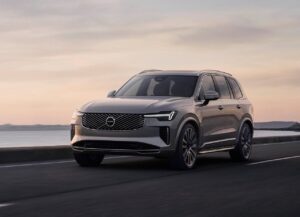 Volvo XC90 2025 em destaque com novo design frontal