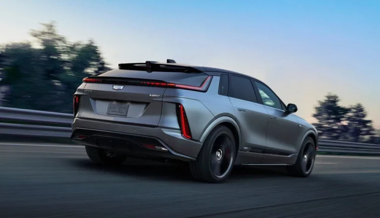 cadillac-lyriq-v-2026