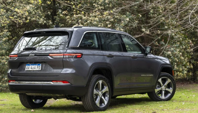 jeep-grand-cherokee-2024-exterior-interior-potencia-resumo-valores