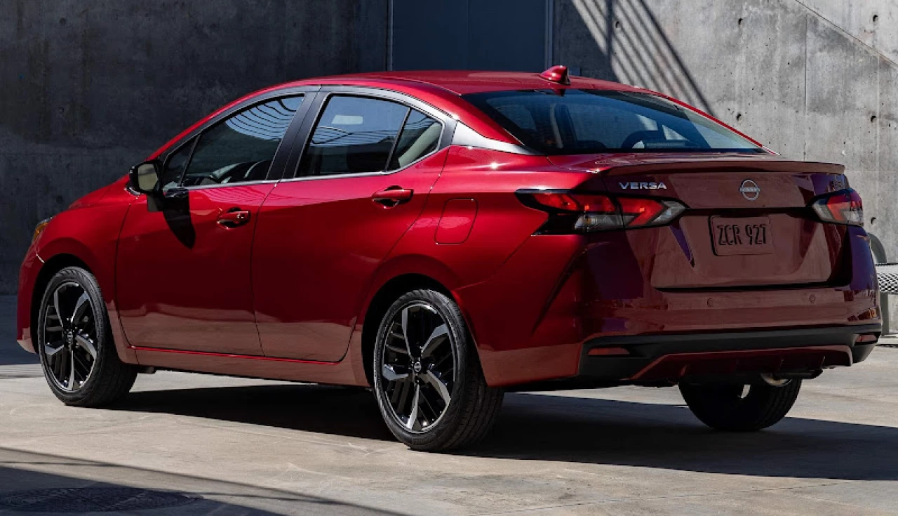 nissan-versa-2024-exterior-interior-potencia-consumo-valores