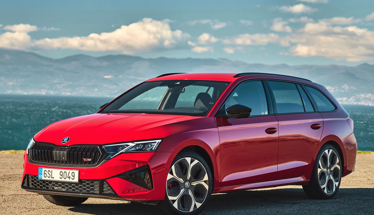 skoda-octavia-rs-combi-2025