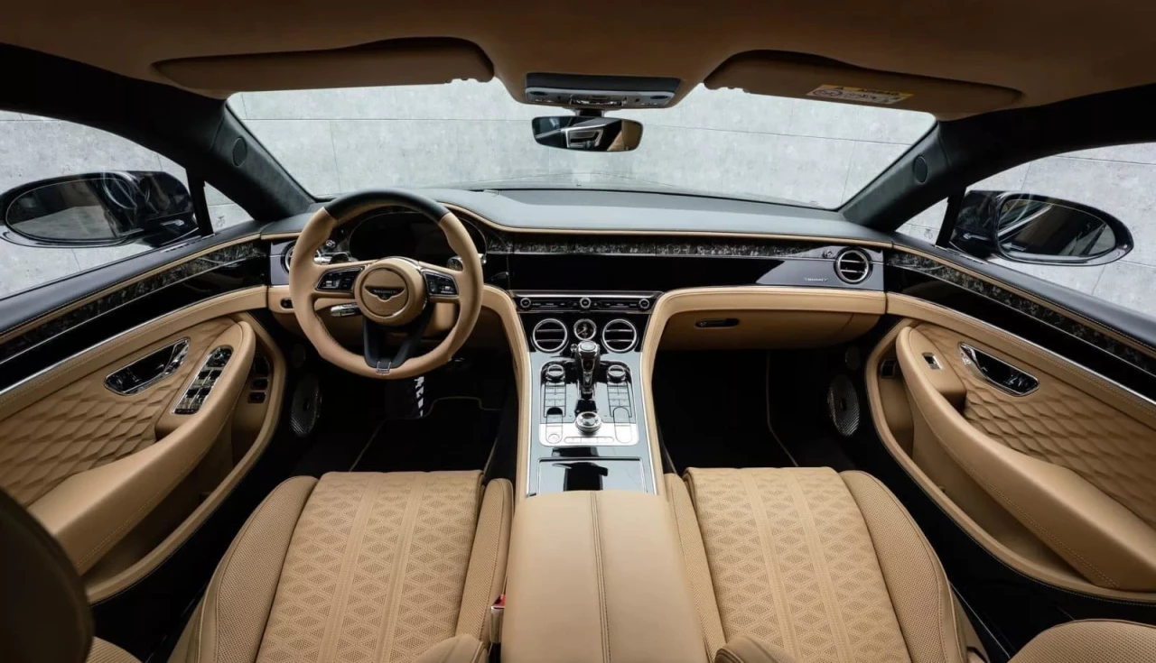 bentley-continental-gt-mansory-2025-interior-tecnologia-dempenho-motor-designer-segurança