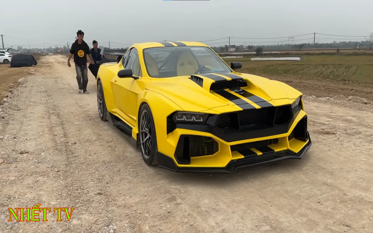 ford-mustang-recriado-por-vietnamistas