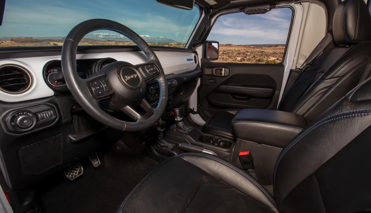 jeep-j6-honcho-concept-interior-tecnologia-desempenho-potencia-conforto