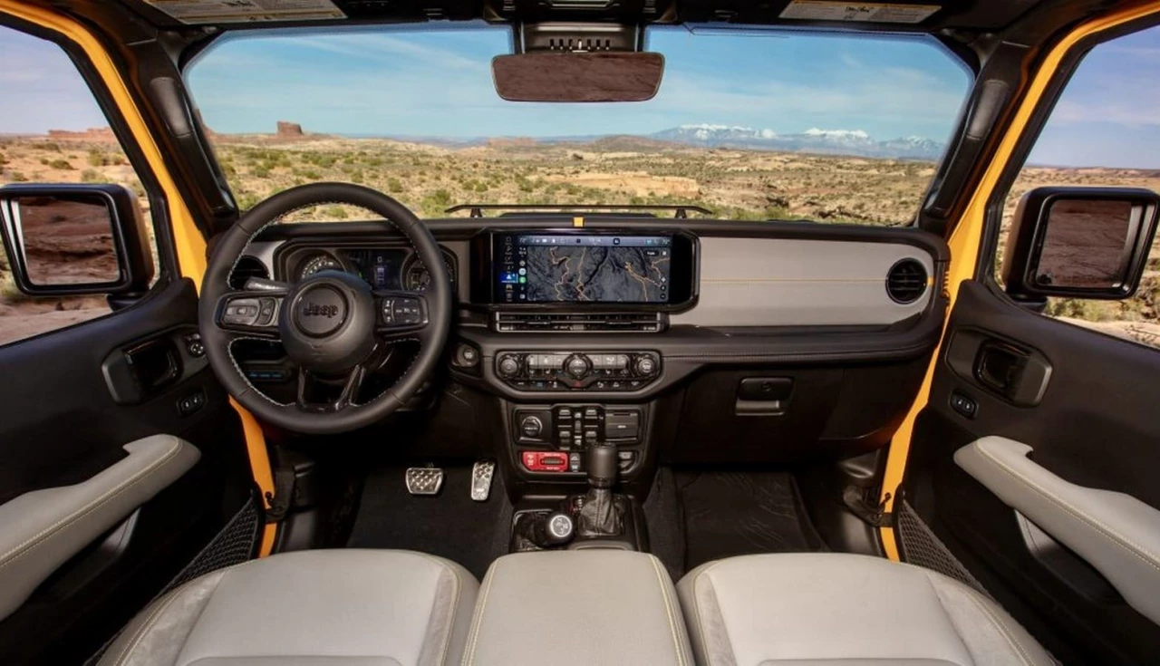 jeep-wrangler-4xe-sunchaser-concept-interior-tecnologia-potencia-conforto