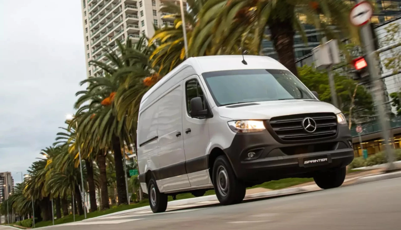 mercedes-benz-sprinter-street-317-2025