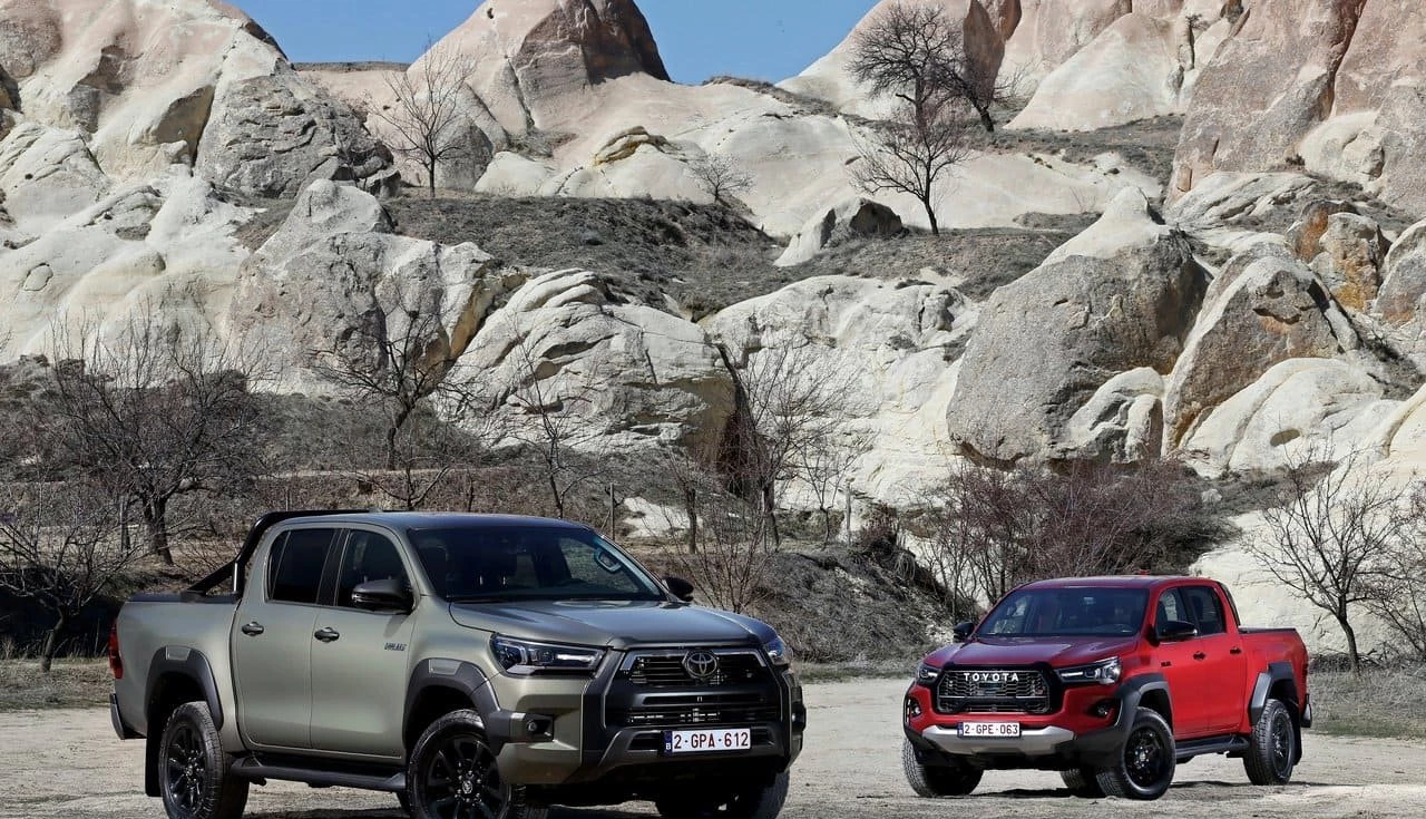 toyota-hilux-hybrid-48v-2