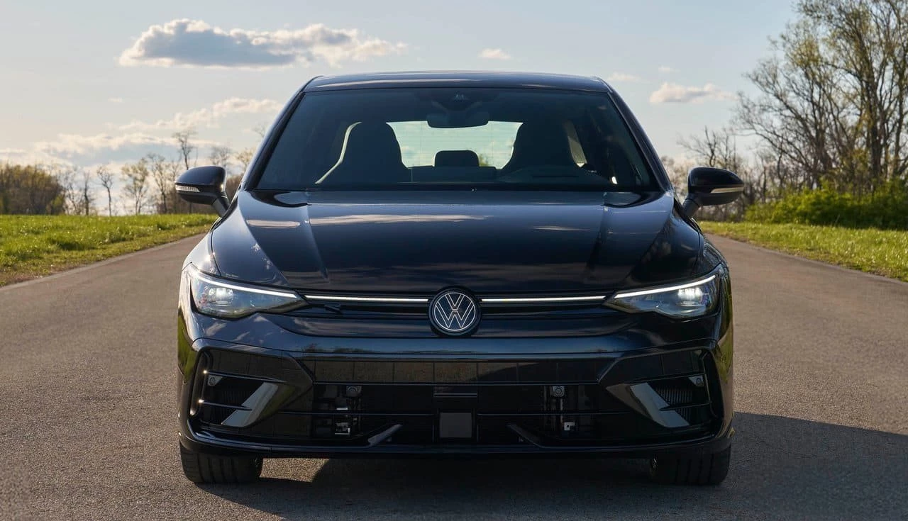 volkswagen-golf-r-black-edition-2025-3