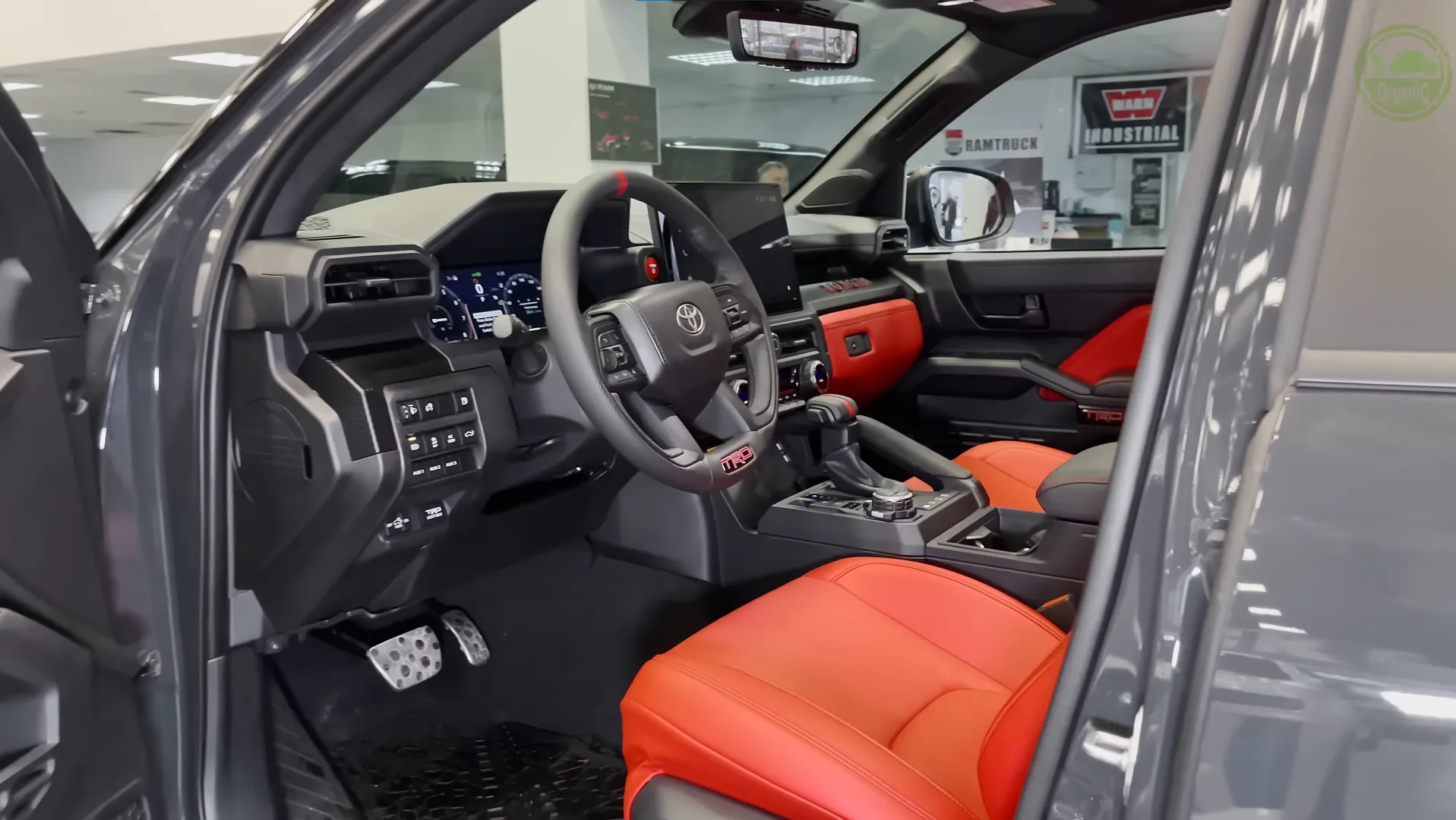 Toyota-Tacoma-TRD-Pro-2025-interior