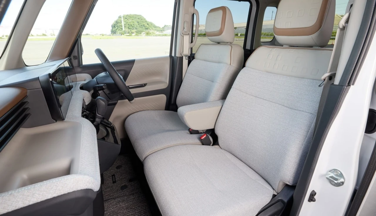 Nissan Roox 2026