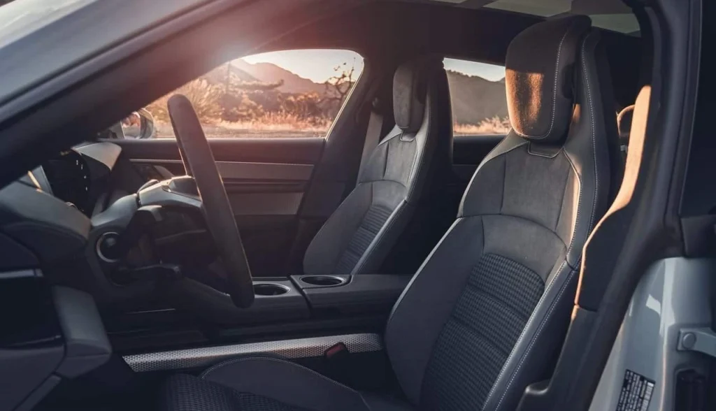 Porsche Taycan 4S Cross Turismo 2025 interior