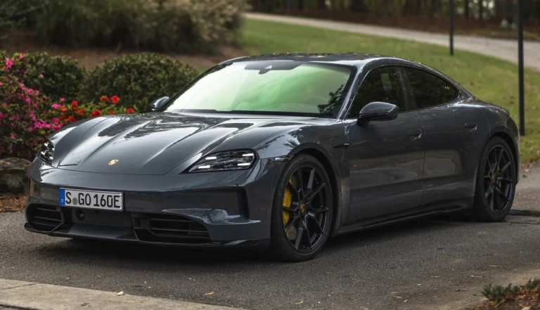 Porsche Taycan GTS 2025: desempenho elétrico com 690 cv de potência
